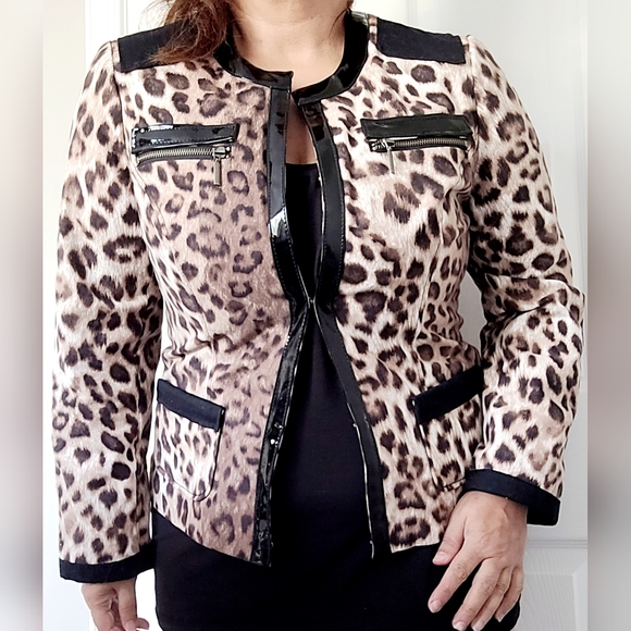 Chico's Matilda Women's Animal Print Jacket with Patent Leather Trim Size 1/ Med - Picture 12 of 15